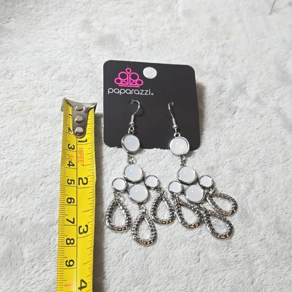 #415 NWT Paparazzi earring silver tone - Picture 4 of 4